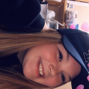 Meet your Posher, Chloe